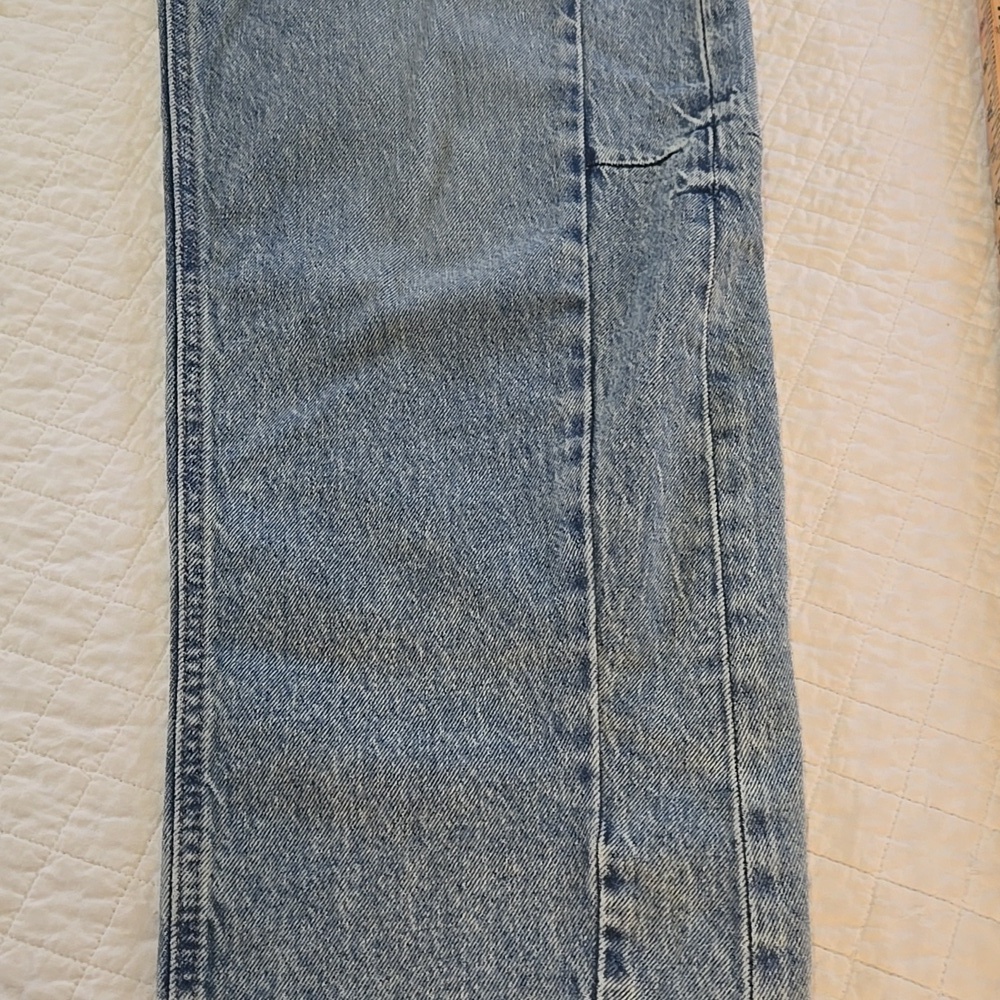 Lucky Brand Barrel Leg Raw Hem Size 4 Jeans EUC Medium Wash - Picture 3 of 11